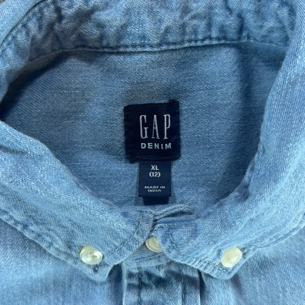 Gap Kids Denim Button Down Shirt Light Wash Blue Long Sleeve Size XL 12 Cotton
